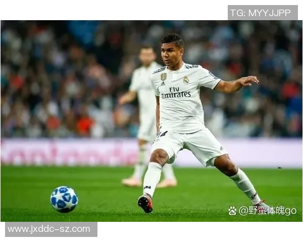 外国足球球星排行榜与全球球迷心中的顶级人物分析